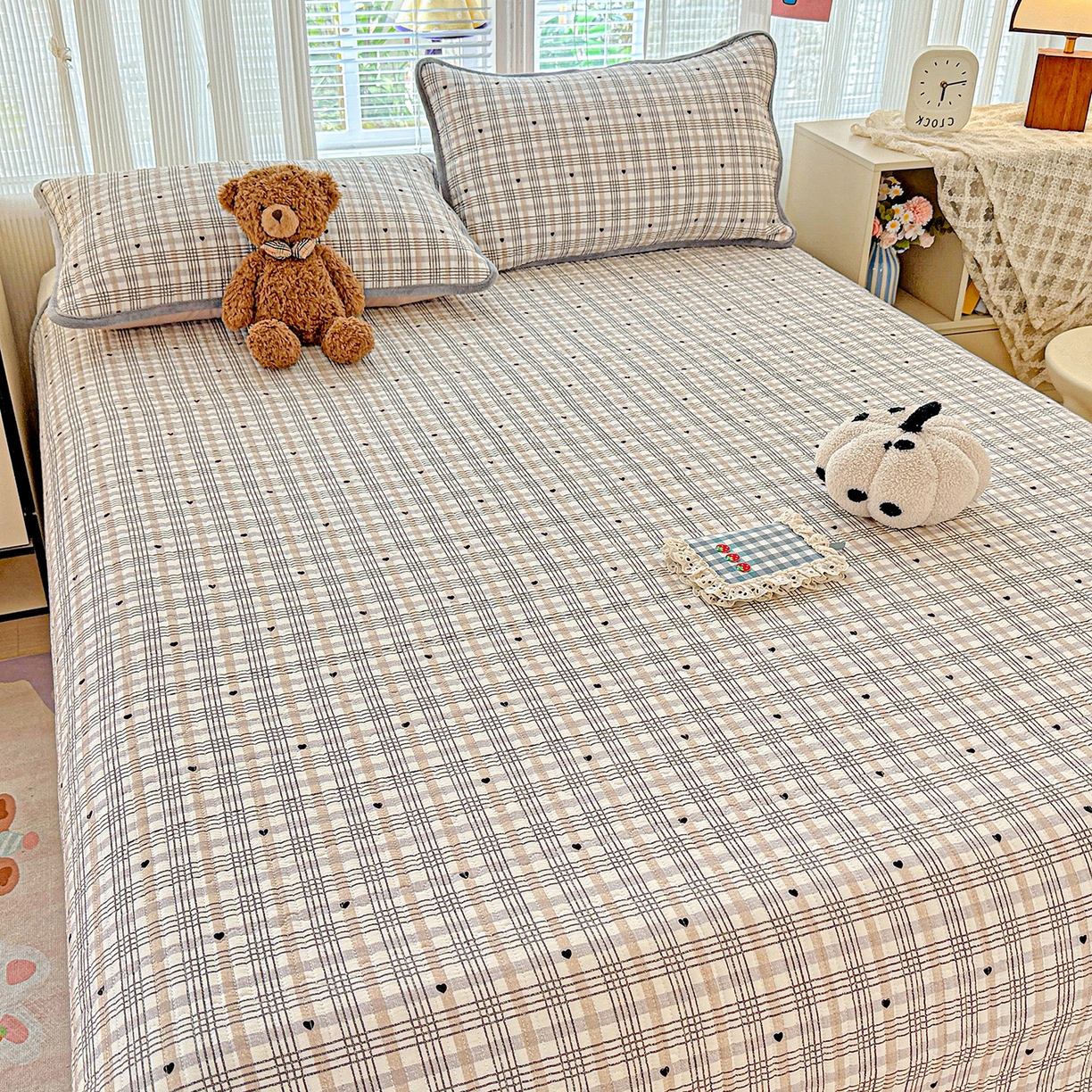 91家纺网 家纺一手货源 找家纺 恒尚居 2026新款纯棉牛奶绒床盖双面两用夹棉床单床垫-秋冬款 四季通用 简格调【A纯棉-B牛奶绒】