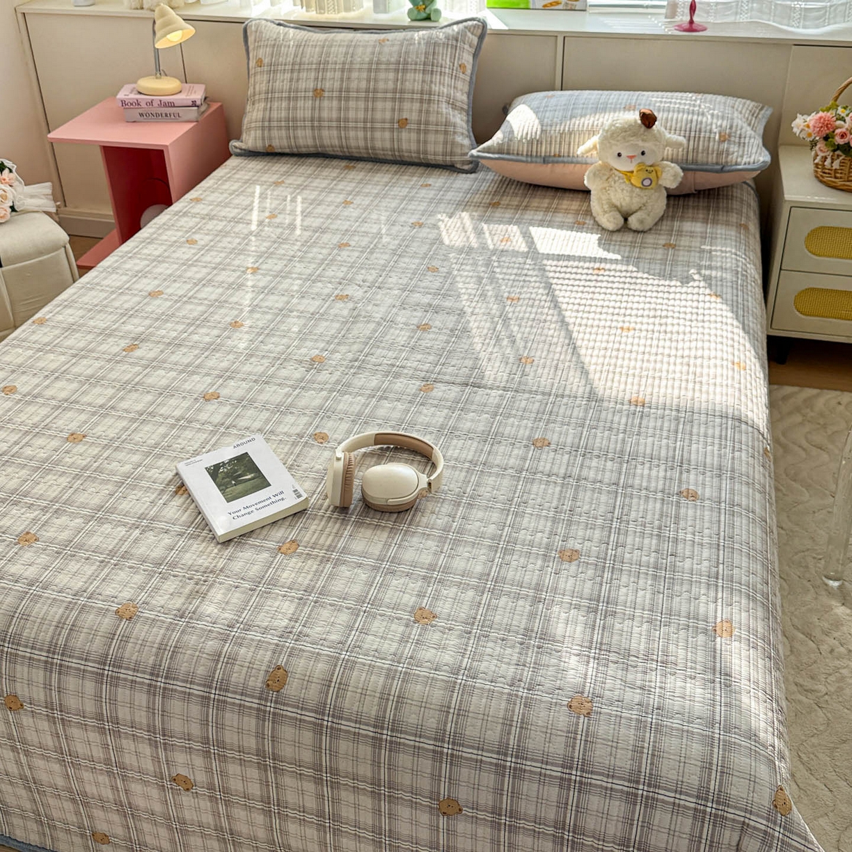 91家纺网 家纺一手货源 找家纺 恒尚居 2026新款纯棉牛奶绒床盖双面两用夹棉床单床垫-秋冬款 四季通用 米熊格【A纯棉-B牛奶绒】