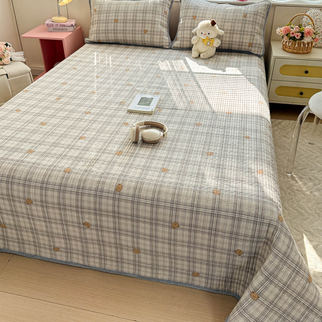 91家纺网 家纺一手货源 找家纺 恒尚居 2026新款纯棉牛奶绒床盖双面两用夹棉床单床垫-秋冬款 四季通用 米熊格【A纯棉-B牛奶绒】