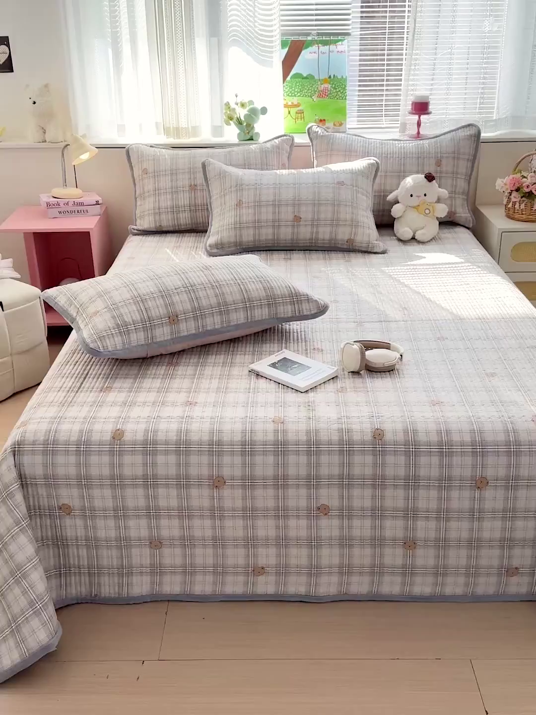 91家纺网 家纺一手货源 找家纺 恒尚居 2026新款纯棉牛奶绒床盖双面两用夹棉床单床垫-秋冬款 四季通用 米熊格【A纯棉-B牛奶绒】