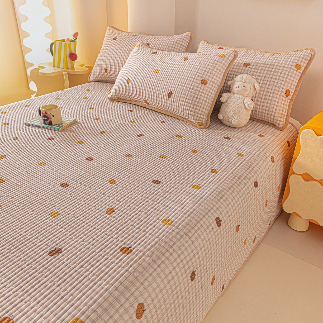 91家纺网 家纺一手货源 找家纺 恒尚居 2026新款纯棉牛奶绒床盖双面两用夹棉床单床垫-秋冬款 四季通用 南瓜奇趣【A纯棉-B牛奶绒】