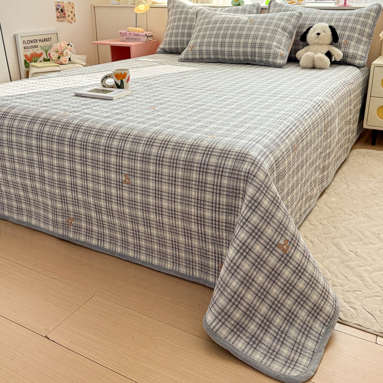 91家纺网 家纺一手货源 找家纺 恒尚居 2026新款纯棉牛奶绒床盖双面两用夹棉床单床垫-秋冬款 四季通用 淑女格-灰【A纯棉-B牛奶绒】