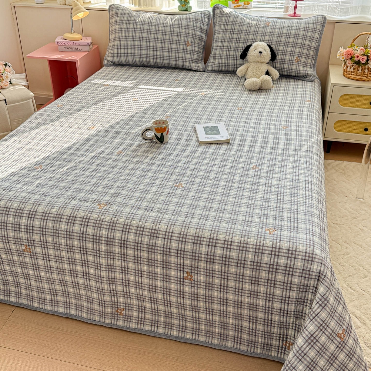 91家纺网 家纺一手货源 找家纺 恒尚居 2026新款纯棉牛奶绒床盖双面两用夹棉床单床垫-秋冬款 四季通用 淑女格-灰【A纯棉-B牛奶绒】