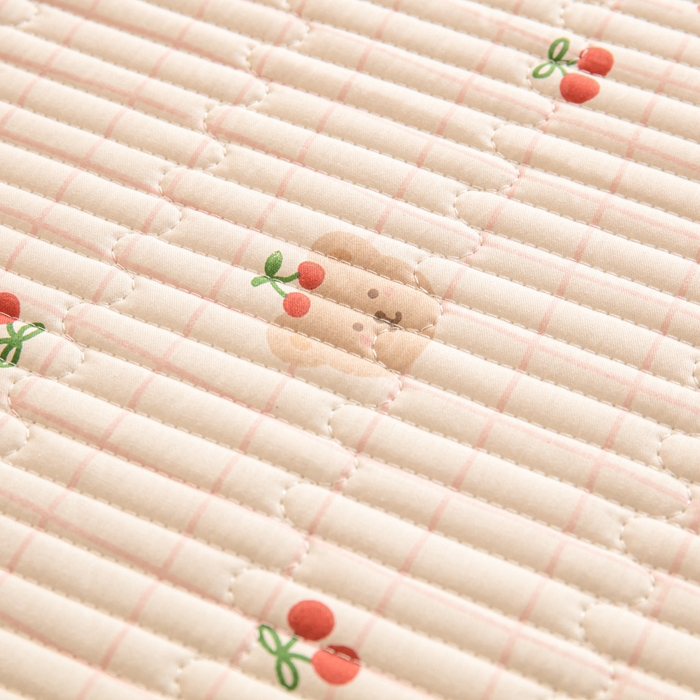 91家纺网 家纺一手货源 找家纺 恒尚居 2026新款纯棉牛奶绒床盖双面两用夹棉床单床垫-秋冬款 四季通用 樱桃小熊【A纯棉-B牛奶绒】