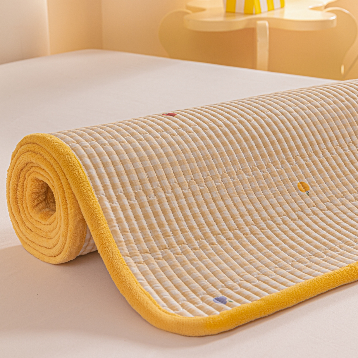 91家纺网 家纺一手货源 找家纺 恒尚居 2026新款纯棉牛奶绒床盖双面两用夹棉床单床垫-秋冬款 四季通用 雨果【A纯棉-B牛奶绒】