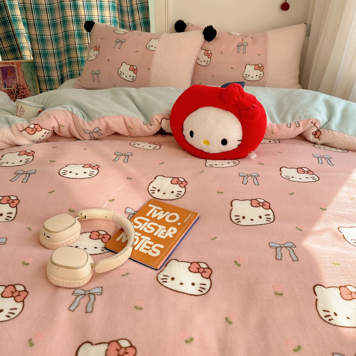 91家纺网 家纺一手货源 找家纺 （总）顾里家纺 2025新款甜风毛球羊羔拼接牛奶绒蝴蝶结花猫系列四件套