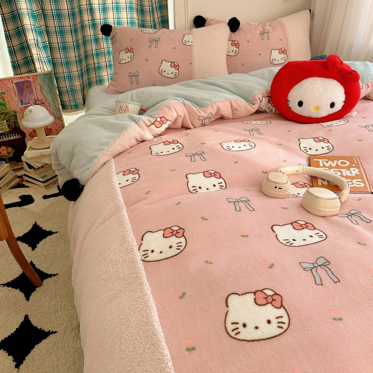 91家纺网 家纺一手货源 找家纺 （总）顾里家纺 2025新款甜风毛球羊羔拼接牛奶绒蝴蝶结花猫系列四件套