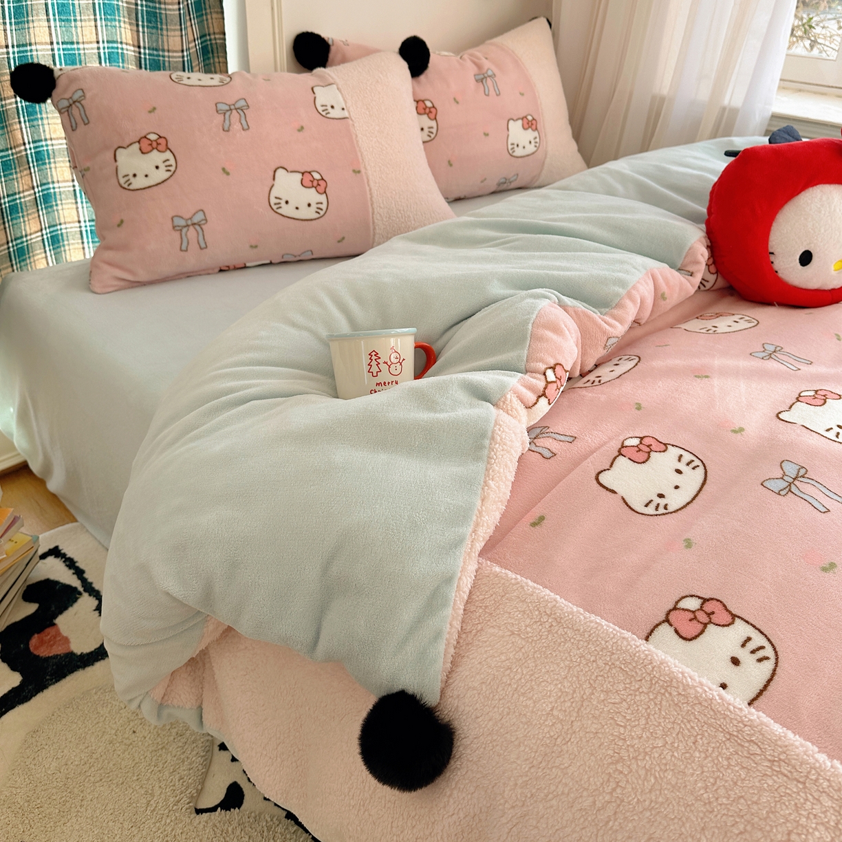 91家纺网 家纺一手货源 找家纺 （总）顾里家纺 2025新款甜风毛球羊羔拼接牛奶绒蝴蝶结花猫系列四件套