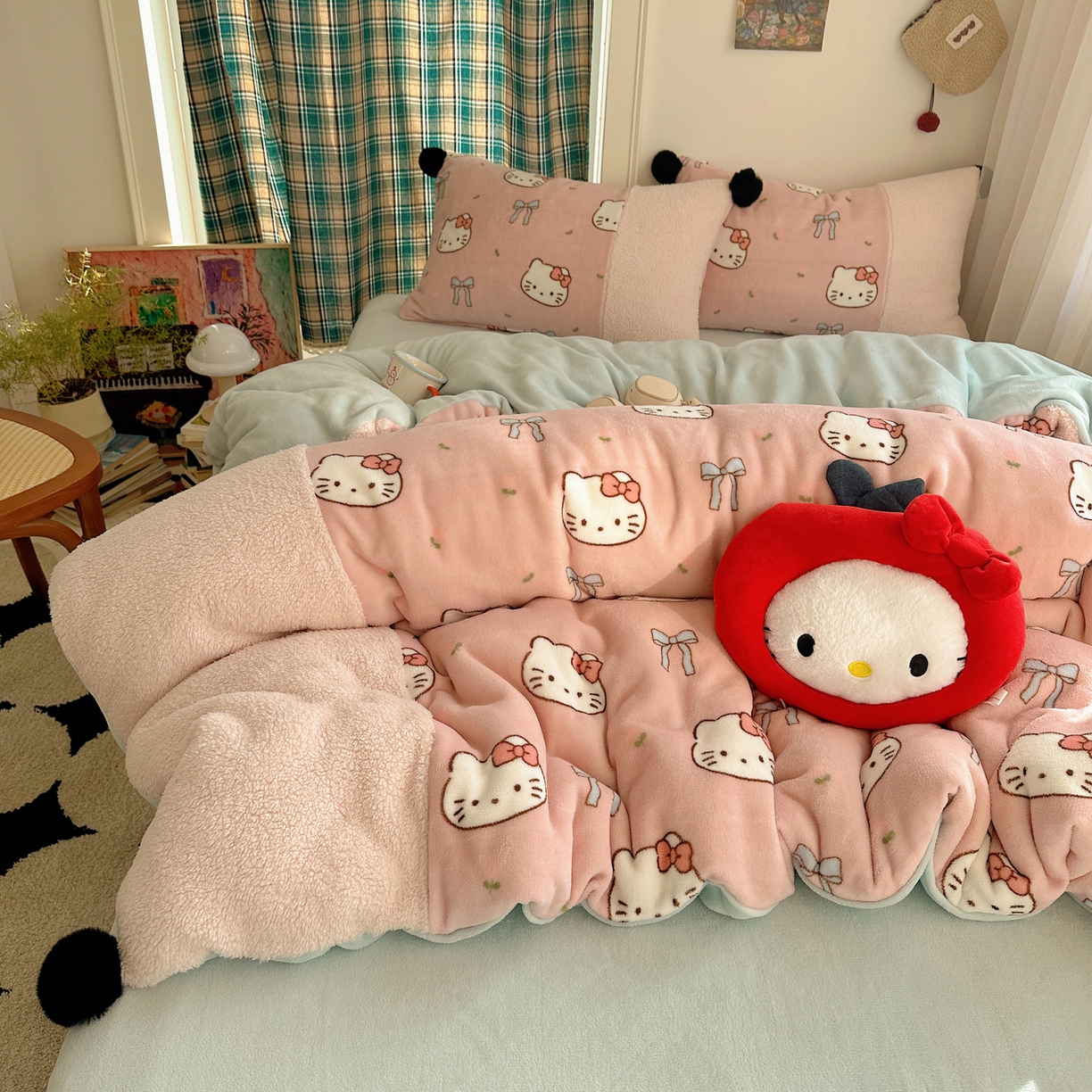 91家纺网 家纺一手货源 找家纺 （总）顾里家纺 2025新款甜风毛球羊羔拼接牛奶绒蝴蝶结花猫系列四件套