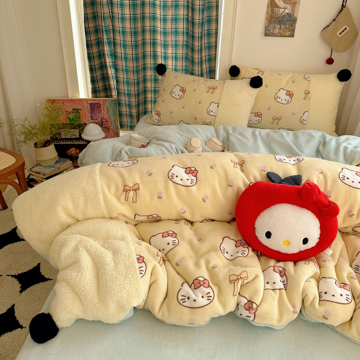 91家纺网 家纺一手货源 找家纺 顾里家纺 2025新款甜风毛球羊羔拼接牛奶绒蝴蝶结花猫系列四件套 花猫黄