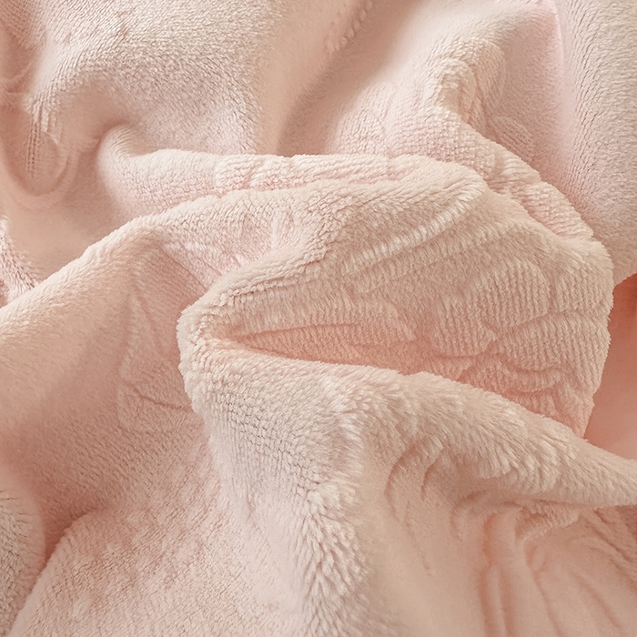 91家纺网 家纺一手货源 找家纺 （总）小主驾到 2025新款高克重雕花牛奶绒花边款床单床盖款四件套