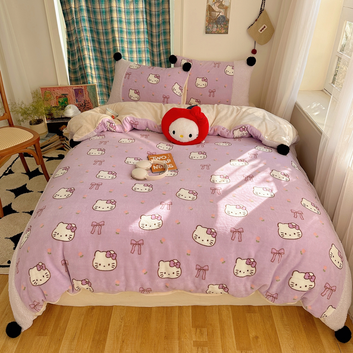 91家纺网 家纺一手货源 找家纺 顾里家纺 2025新款甜风毛球羊羔拼接牛奶绒蝴蝶结花猫系列四件套 花猫紫