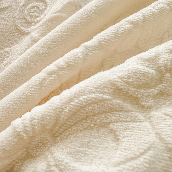 91家纺网 家纺一手货源 找家纺 （总）小主驾到 2025新款高克重雕花牛奶绒雪纺蕾丝花边款床单床盖款四件套