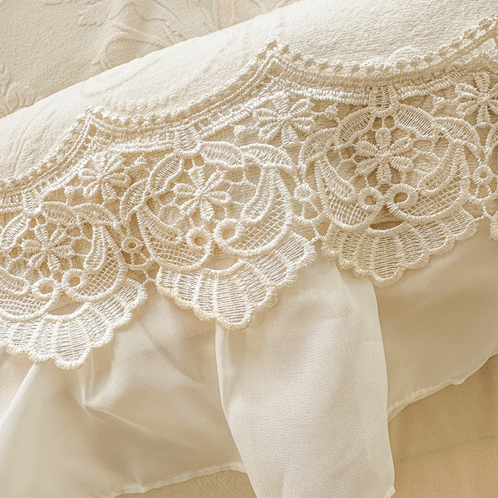 91家纺网 家纺一手货源 找家纺 （总）小主驾到 2025新款高克重雕花牛奶绒雪纺蕾丝花边款床单床盖款四件套