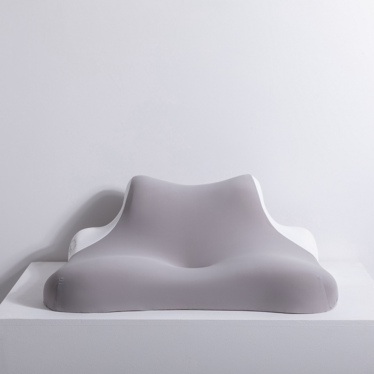 91家纺网 家纺一手货源 找家纺 美物匠 2025新款亲肤趴睡枕枕头枕芯四季款-银雪灰