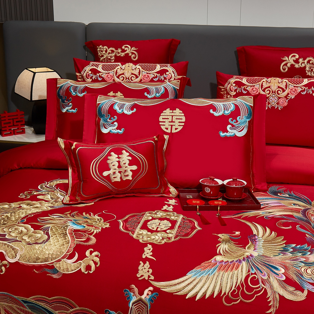 91家纺网 家纺一手货源 找家纺 布乐意 2025新款全棉长绒棉贡缎提花全工艺喷气重工新中式绣花大红婚庆四件套多件套直播 龙凤良缘