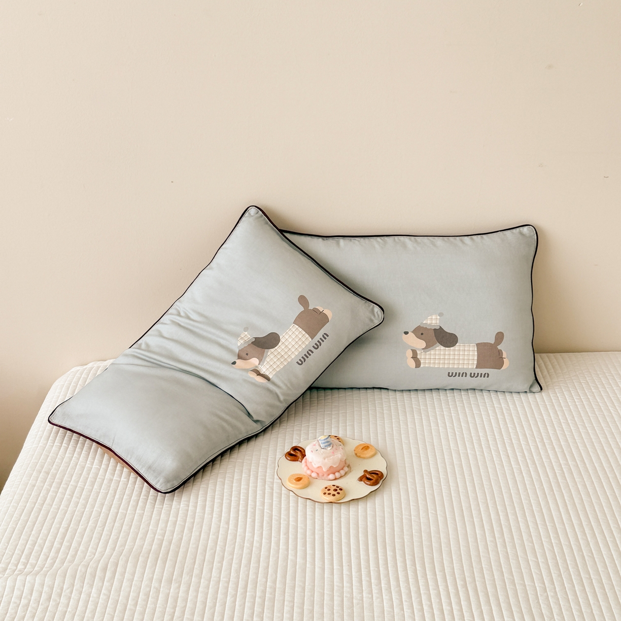 91家纺网 家纺一手货源 找家纺 呗旺鹿 2025新款A类全棉双层纱单枕套儿童枕头套 奔跑的腊肠狗
