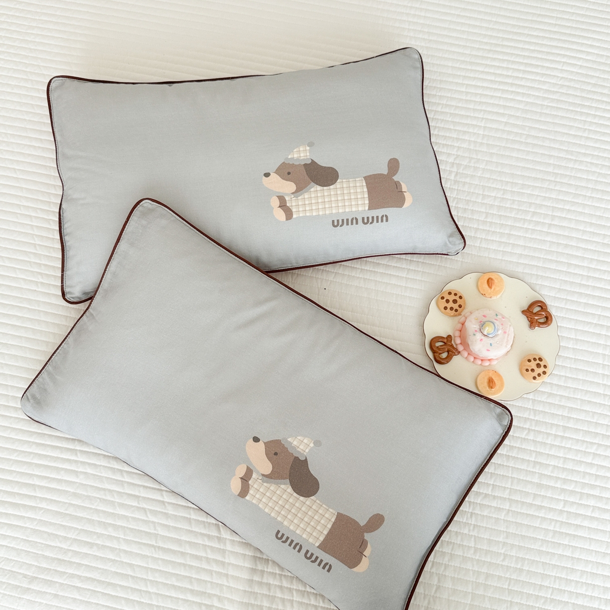 91家纺网 家纺一手货源 找家纺 呗旺鹿 2025新款A类全棉双层纱单枕套儿童枕头套 奔跑的腊肠狗