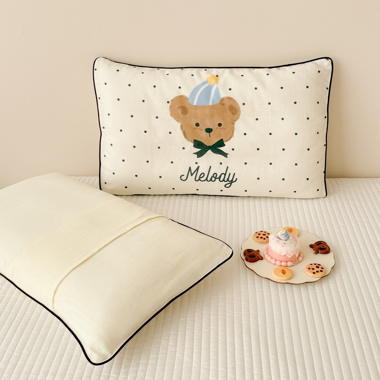 91家纺网 家纺一手货源 找家纺 呗旺鹿 2025新款A类全棉双层纱单枕套儿童枕头套 帽子小熊