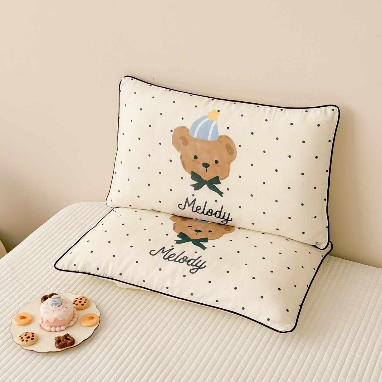 91家纺网 家纺一手货源 找家纺 呗旺鹿 2025新款A类全棉双层纱单枕套儿童枕头套 帽子小熊