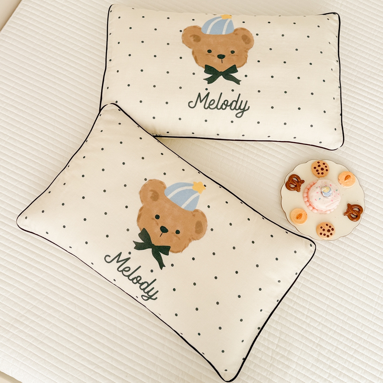 91家纺网 家纺一手货源 找家纺 呗旺鹿 2025新款A类全棉双层纱单枕套儿童枕头套 帽子小熊