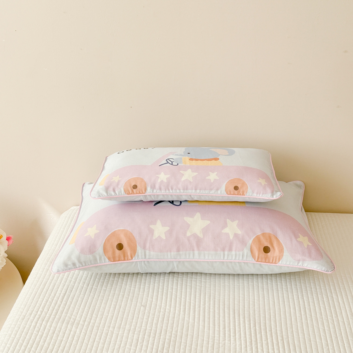 91家纺网 家纺一手货源 找家纺 呗旺鹿 2025新款A类全棉双层纱单枕套儿童枕头套 汽车小象