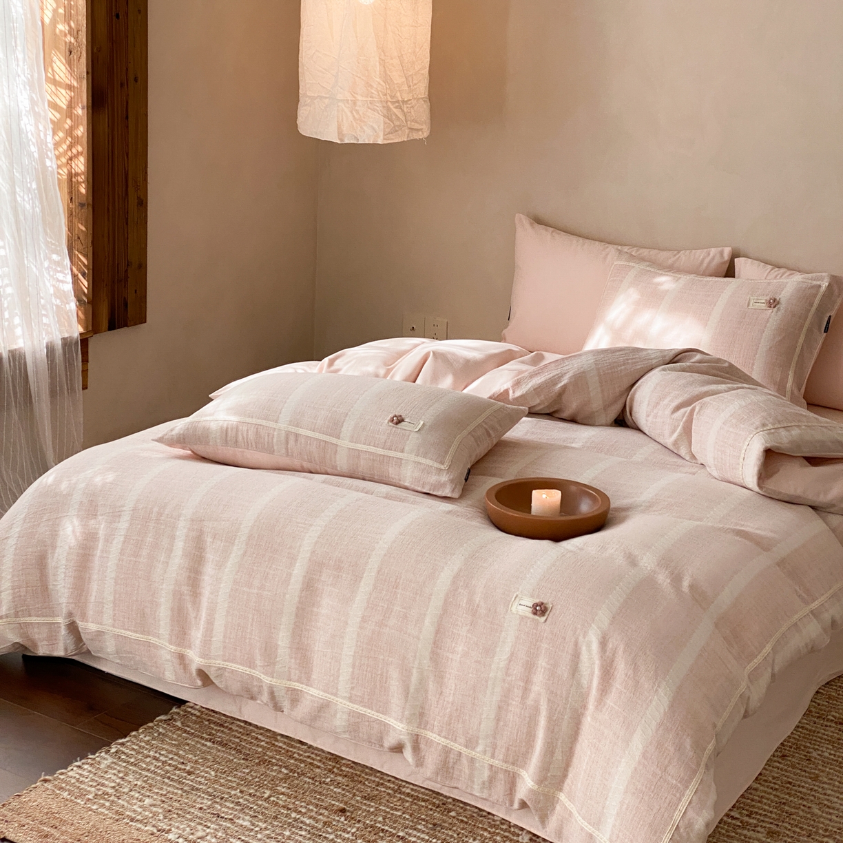 91家纺网 家纺一手货源 找家纺 （总）祺瑞佳家纺 2025新款侘寂风100%棉加厚磨毛四件套色织提花床单床笠（标准券后不得低于288元，大号券后不得低于308元）