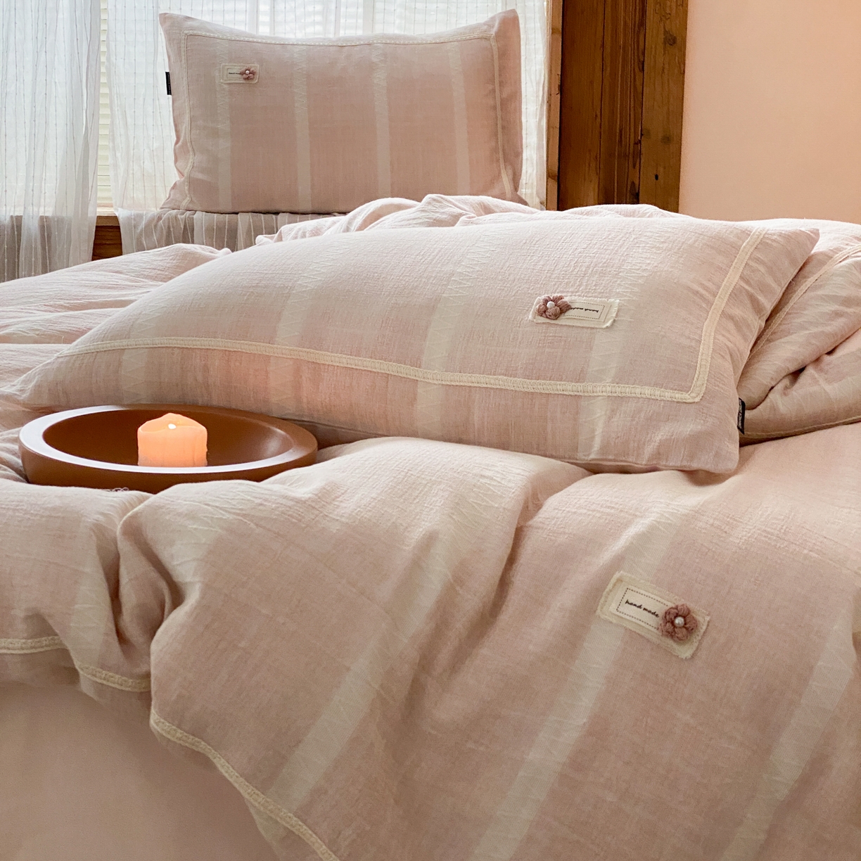 91家纺网 家纺一手货源 找家纺 （总）祺瑞佳家纺 2025新款侘寂风100%棉加厚磨毛四件套色织提花床单床笠（标准券后不得低于288元，大号券后不得低于308元）