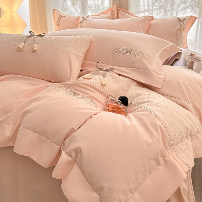 91家纺网 家纺一手货源 找家纺 （总）祺瑞佳家纺 2025新品100%棉全棉加厚磨毛全棉刺绣绣花蕾丝法式四件套-郁金物语（标准券后不得低于298元，大号券后不得低于318元）