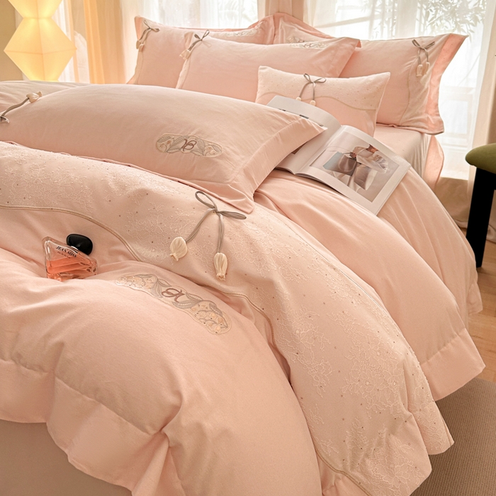 91家纺网 家纺一手货源 找家纺 （总）祺瑞佳家纺 2025新品100%棉全棉加厚磨毛全棉刺绣绣花蕾丝法式四件套-郁金物语（标准券后不得低于298元，大号券后不得低于318元）