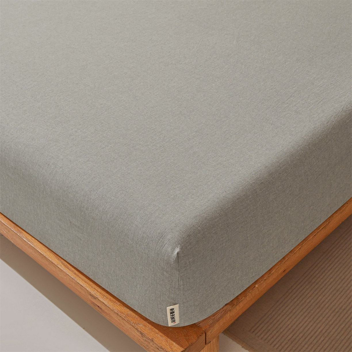 91家纺网 家纺一手货源 找家纺 优眠坊 2026新款全棉色织水洗纯色条格纯棉单层床笠床垫保护套 拾忆-灰色