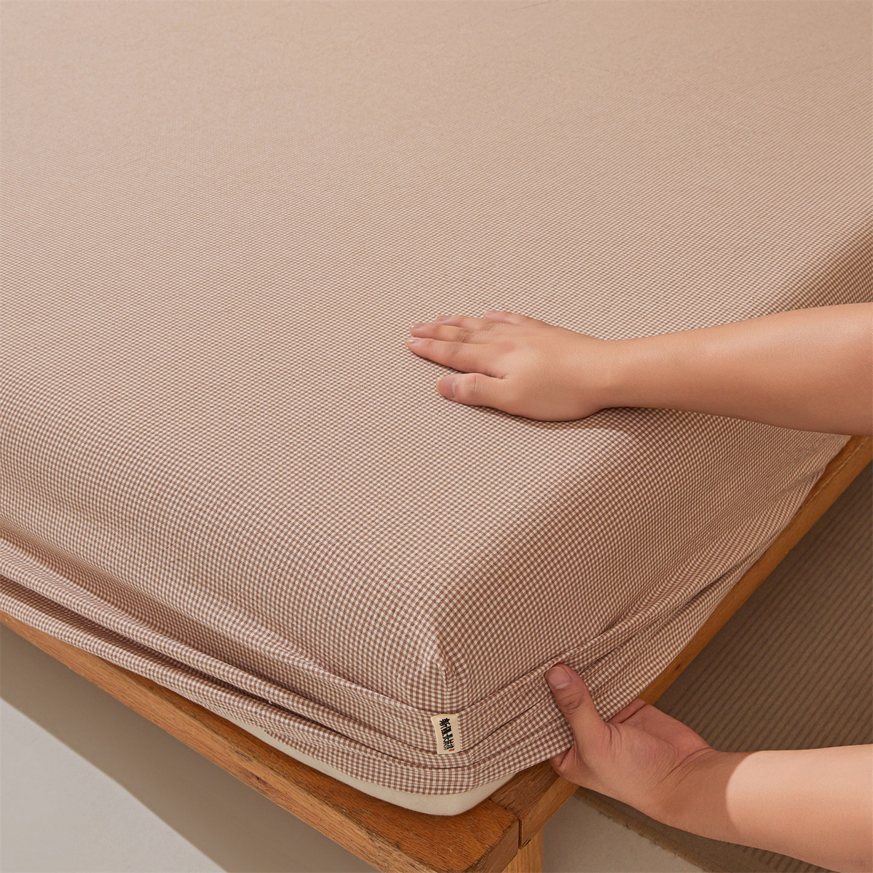 91家纺网 家纺一手货源 找家纺 优眠坊 2026新款全棉色织水洗纯色条格纯棉单层床笠床垫保护套 拾忆-条格粉