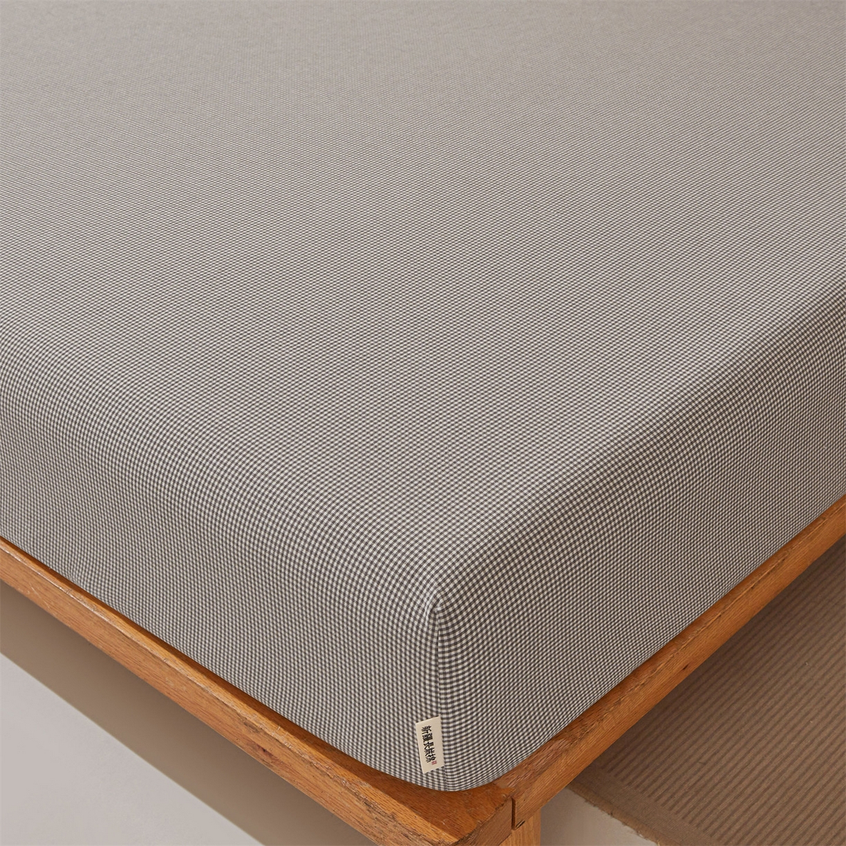 91家纺网 家纺一手货源 找家纺 优眠坊 2026新款全棉色织水洗纯色条格纯棉单层床笠床垫保护套 拾忆-条格黑