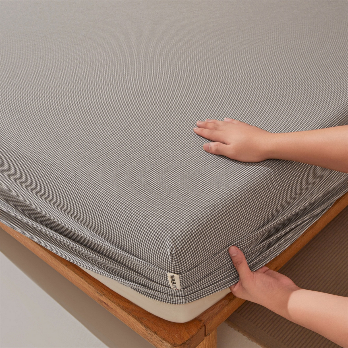 91家纺网 家纺一手货源 找家纺 优眠坊 2026新款全棉色织水洗纯色条格纯棉单层床笠床垫保护套 拾忆-条格黑