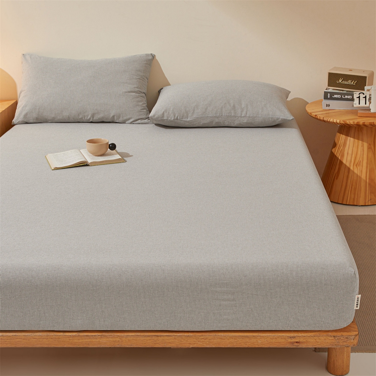 91家纺网 家纺一手货源 找家纺 优眠坊 2026新款全棉色织水洗纯色条格纯棉单层床笠床垫保护套 拾忆-条纹灰