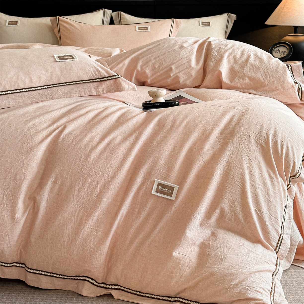 91家纺网 家纺一手货源 找家纺 笙意家纺 2025新款A类全棉棉麻织带款四件套 织带款-粉色