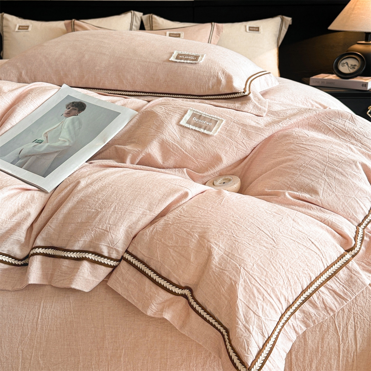 91家纺网 家纺一手货源 找家纺 笙意家纺 2025新款A类全棉棉麻织带款四件套 织带款-粉色