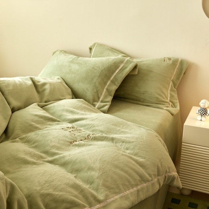 91家纺网 家纺一手货源 找家纺 佑先生 2025新款高克重加厚仿兔毛绒四件套 兔毛绒加厚四件套-苍霞绿