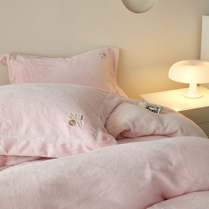 91家纺网 家纺一手货源 找家纺 佑先生 2025新款高克重加厚仿兔毛绒四件套 兔毛绒加厚四件套-桃夭粉