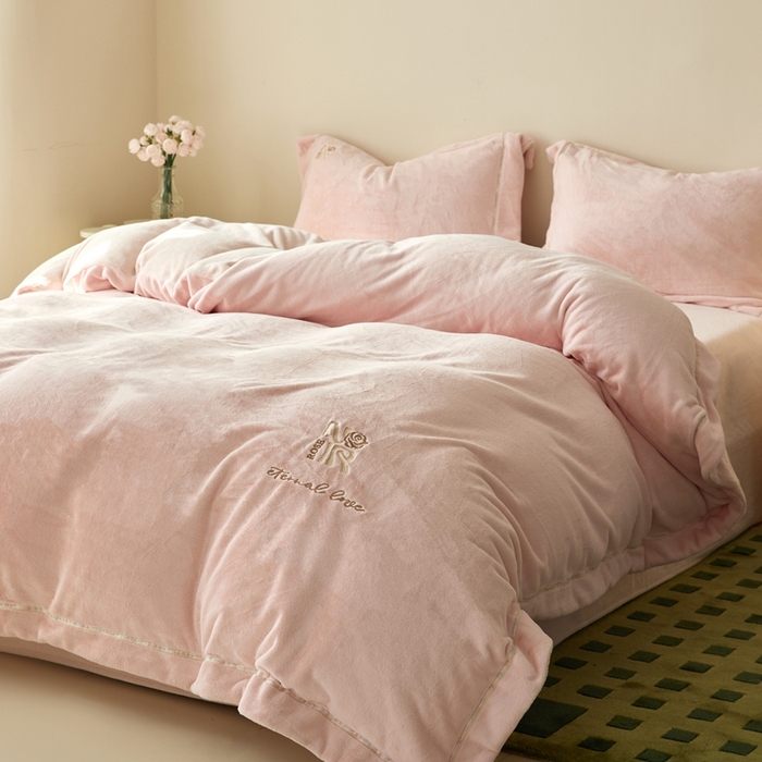 91家纺网 家纺一手货源 找家纺 佑先生 2025新款高克重加厚仿兔毛绒四件套 兔毛绒加厚四件套-桃夭粉