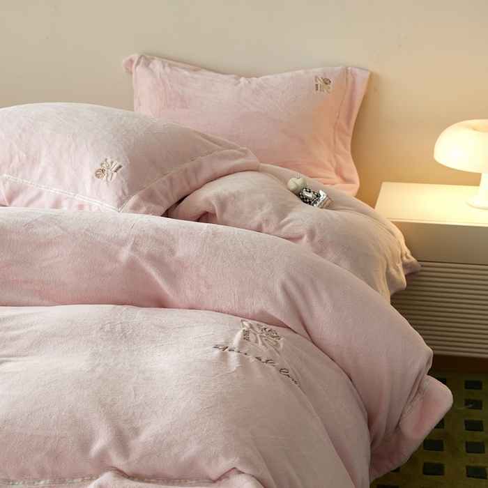 91家纺网 家纺一手货源 找家纺 佑先生 2025新款高克重加厚仿兔毛绒四件套 兔毛绒加厚四件套-桃夭粉