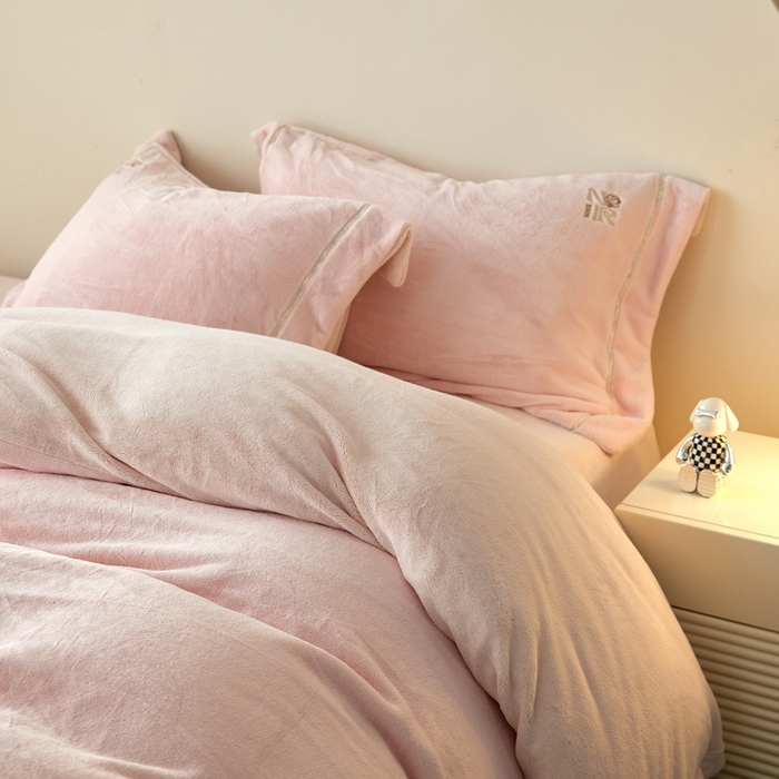 91家纺网 家纺一手货源 找家纺 佑先生 2025新款高克重加厚仿兔毛绒四件套 兔毛绒加厚四件套-桃夭粉