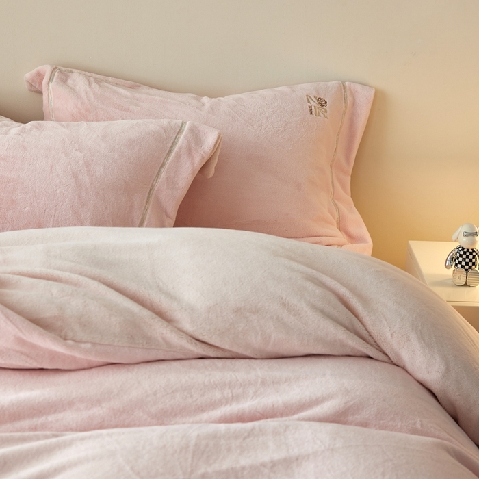 91家纺网 家纺一手货源 找家纺 佑先生 2025新款高克重加厚仿兔毛绒四件套 兔毛绒加厚四件套-桃夭粉