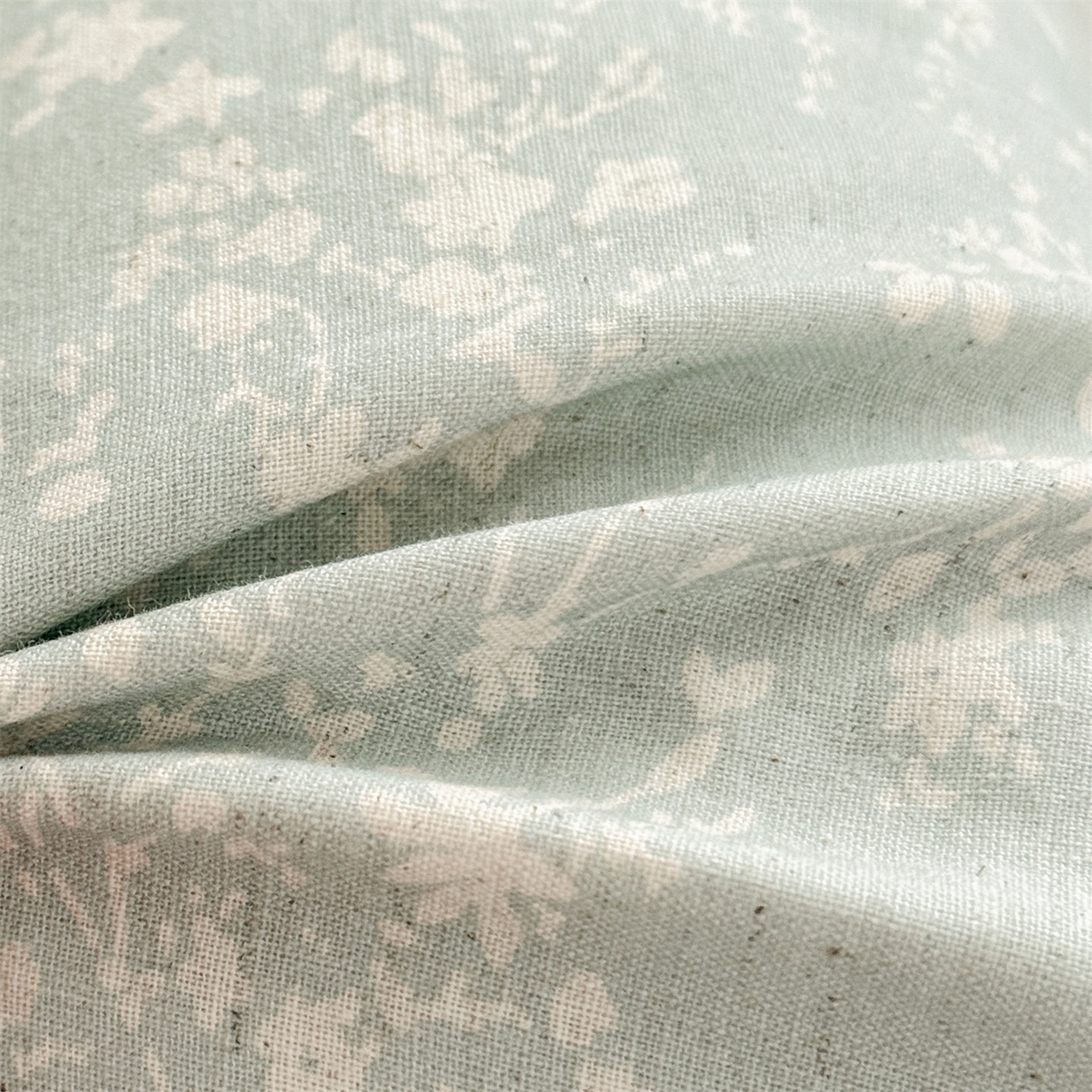 91家纺网 家纺一手货源 找家纺 麦肯锡 2025新款棉麻三角荞麦枕 半夏浅蓝