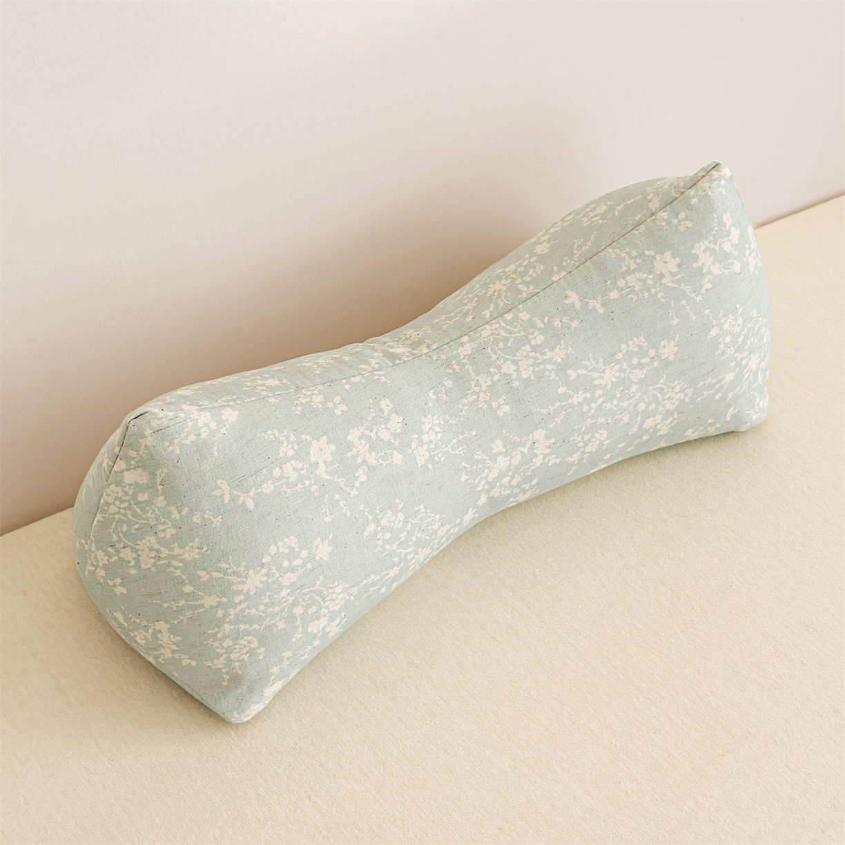 91家纺网 家纺一手货源 找家纺 麦肯锡 2025新款棉麻三角荞麦枕 半夏浅蓝