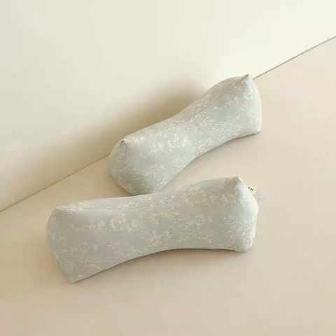 91家纺网 家纺一手货源 找家纺 麦肯锡 2025新款棉麻三角荞麦枕 半夏浅蓝