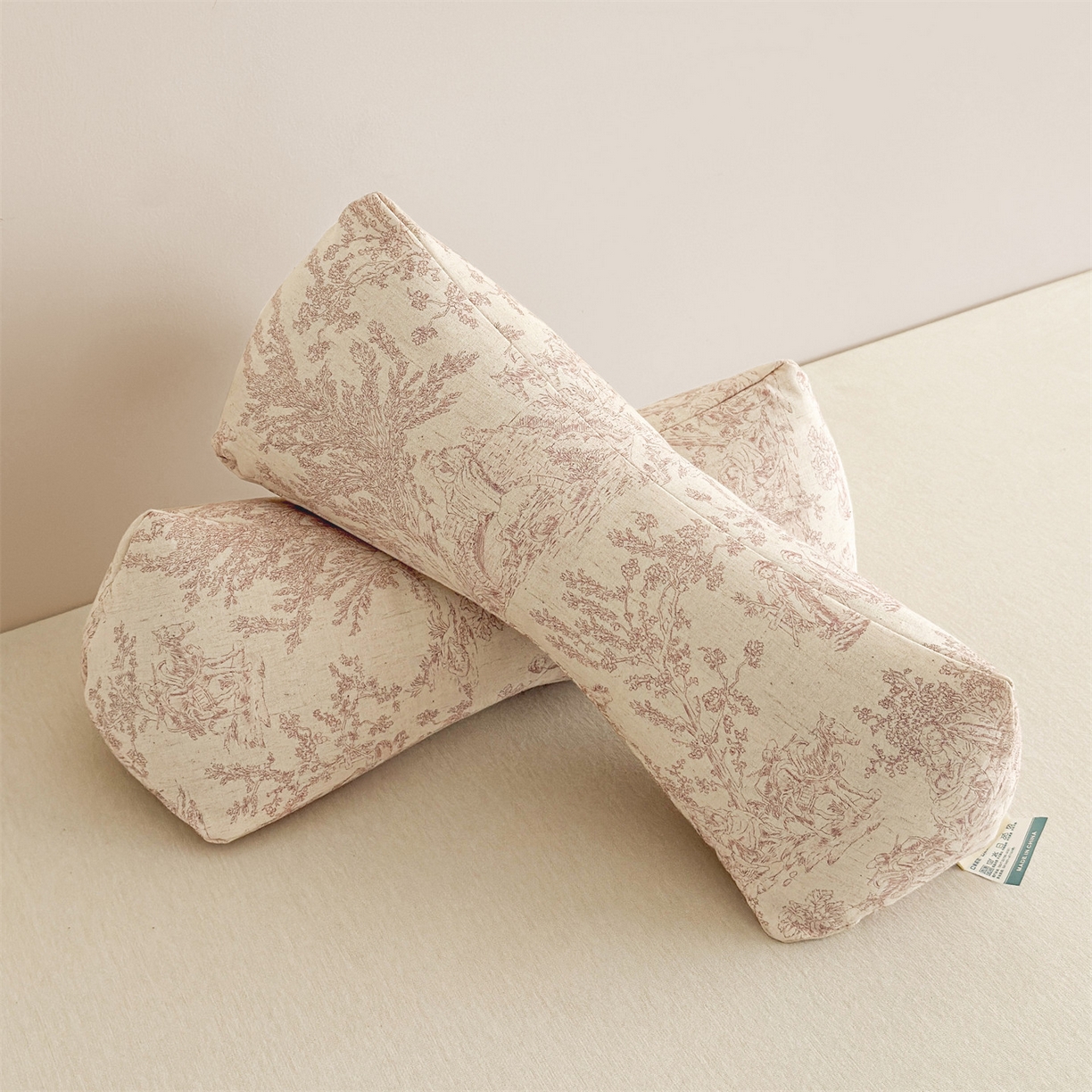 91家纺网 家纺一手货源 找家纺 麦肯锡 2025新款棉麻三角荞麦枕 梦想庄园粉