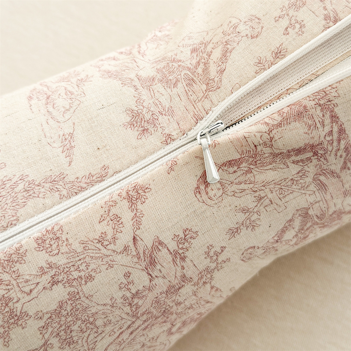 91家纺网 家纺一手货源 找家纺 麦肯锡 2025新款棉麻三角荞麦枕 梦想庄园粉