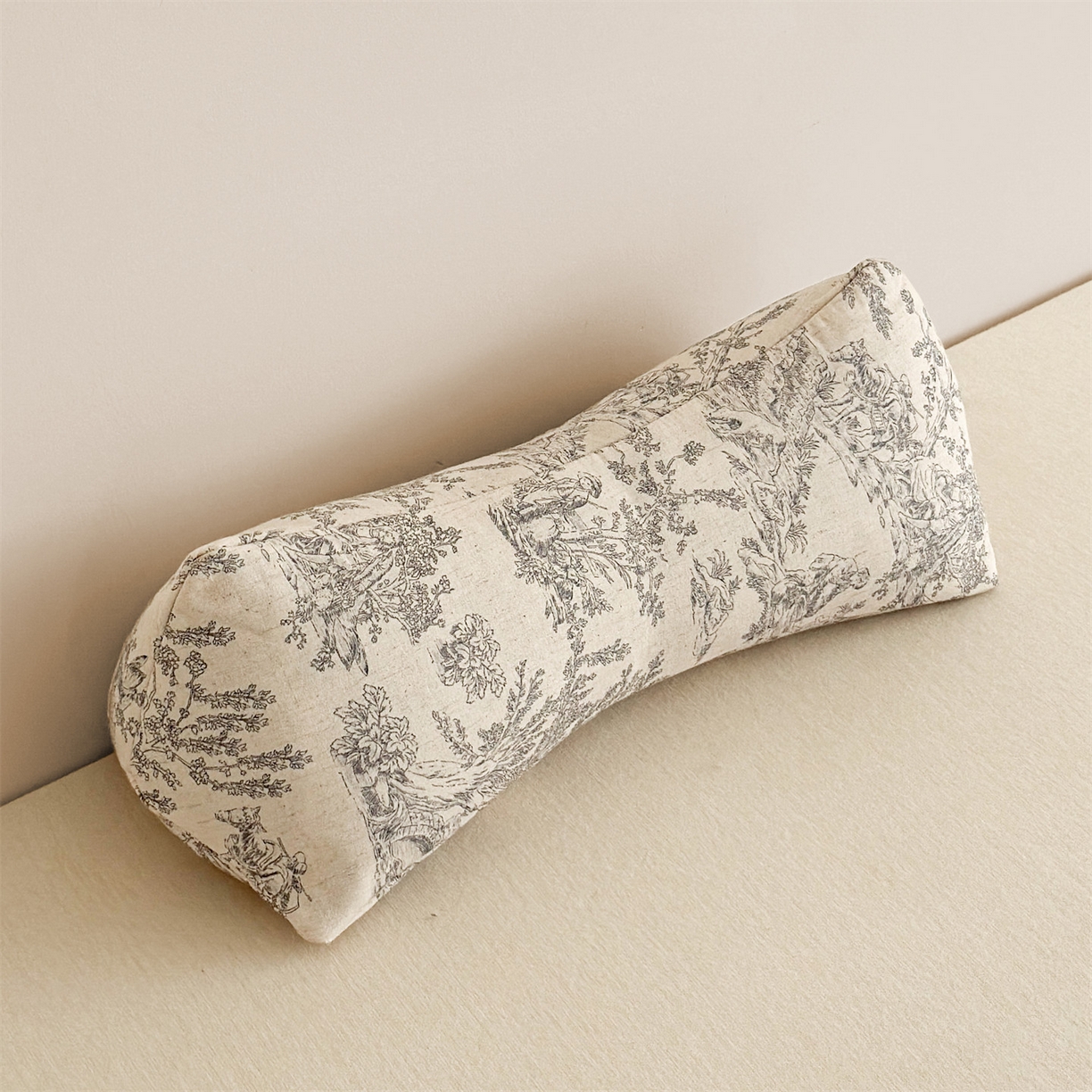 91家纺网 家纺一手货源 找家纺 麦肯锡 2025新款棉麻三角荞麦枕 梦想庄园灰