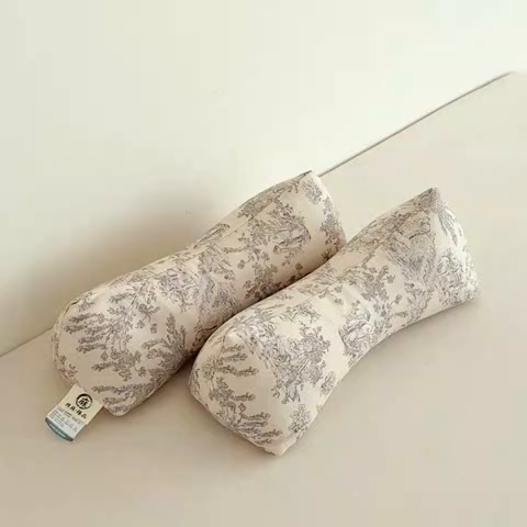 91家纺网 家纺一手货源 找家纺 麦肯锡 2025新款棉麻三角荞麦枕 梦想庄园灰